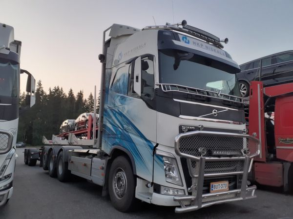 HKP Niskalan Volvo FH
HKP Niskalan Volvo FH puutavara-auto.
Avainsanat: Niskala Volvo FH ABC Hirvaskangas