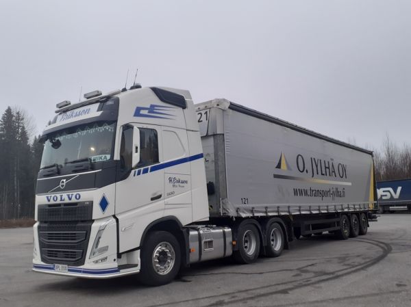 H Erikssonin Volvo FH500
H Eriksson Oy:n Volvo FH500 puoliperävaunuyhdistelmä.
Avainsanat: Eriksson Volvo FH500 ABC Hirvaskangas Mika