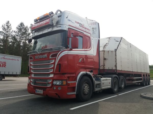 H Niskasen Scania R500
H Niskasen Scania R500 puoliperävaunuyhdistelmä.
Avainsanat: Niskanen Scania R500 Shell Hirvaskangas