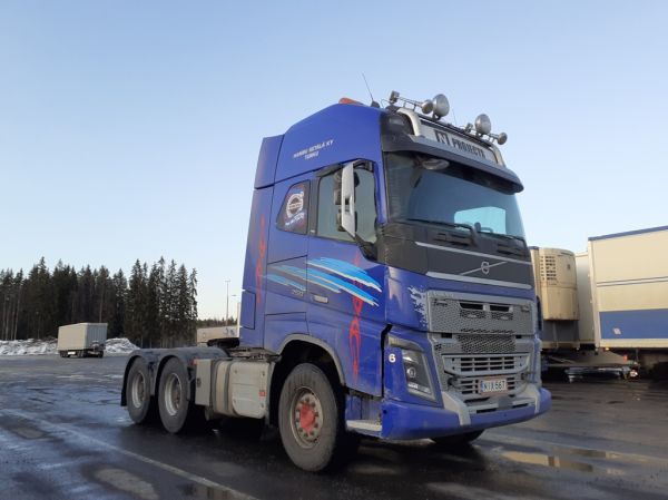 H Setälän Volvo FH16
H Setälä Ky:n Volvo FH16 rekkaveturi.
Avainsanat: Setälä Volvo FH16 N-Projects ABC Hirvaskangas