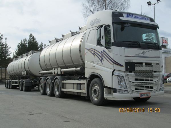 Kuljetusliike H&T Liimataisen Volvo FH540
Kuljetusliike H&T Liimatainen Oy:n Volvo FH540 säiliöyhdistelmä.
Avainsanat: Liimatainen Volvo FH540 Shell Hirvaskangas