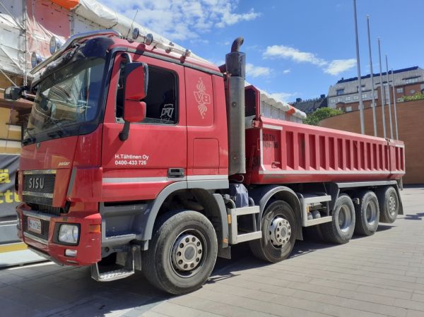 H Tähtisen Sisu Polar
H Tähtinen Oy:n Sisu Polar maansiirtoauto.
Avainsanat: Tähtinen Sisu Polar