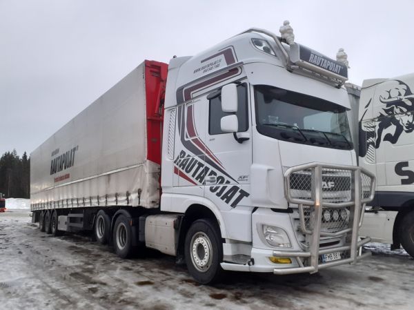 Haapajärven Rautapoikien DAF XF540
Haapajärven Rautapojat Oy:n DAF XF540 puoliperävaunuyhdistelmä.
Avainsanat: HaapajärvenRautapojat DAF XF540 ABC Hirvaskangas