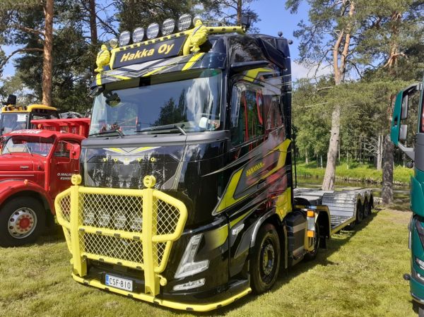 Hakka Oy.n Volvo FH
Hakka Oy:n Volvo FH koneenkuljetusauto.
Avainsanat: Hakka Volvo FH Runni25