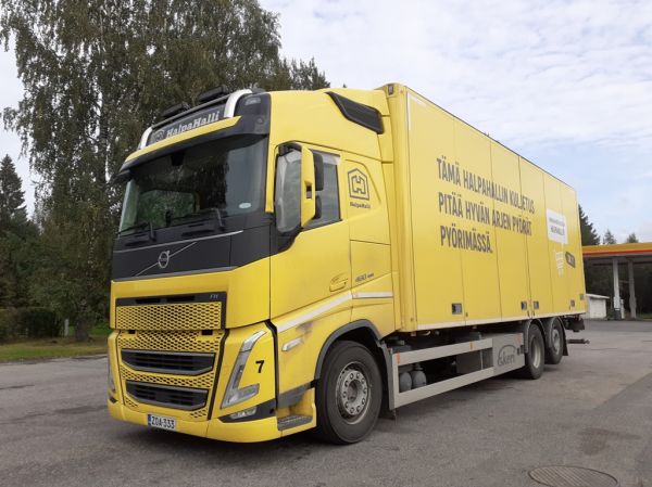 Halpahallin Volvo FH460
Halpahallin Volvo FH460 rahtiauto.
Avainsanat: Halpahalli Volvo FH460 Shell Hirvaskangas 7