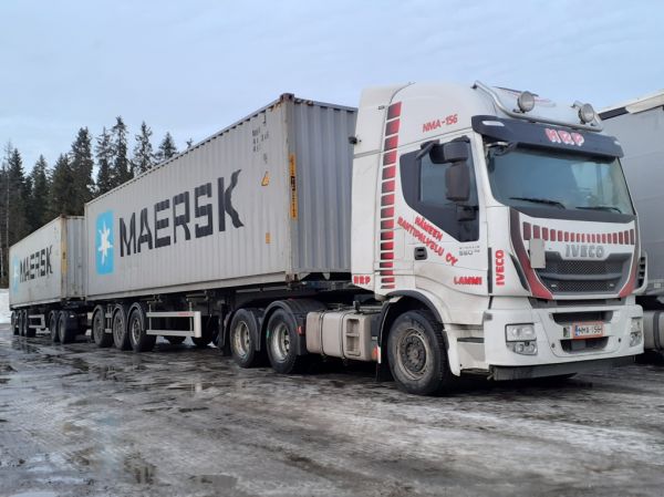 Hämeen Rahtipalvelun Iveco Stralis 560
Hämeen Rahtipalvelu Oy:n Iveco Stralis 560 hct-yhdistelmä.
Avainsanat: Hämeen Rahtipalvelu Iveco Stralis 560 ABC Hirvaskangas HCT HRP