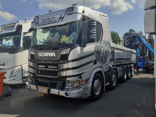 Hartzellin Scania R730
Hartzell Oy:n Scania R730 sora-auto.
Avainsanat: Hartzell Scania R730 Himos25 Höpönassu
