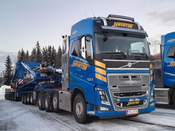 Havatorin Volvo FH16
Havator Oy:n Volvo FH16 lavettiyhdistelmä.
Avainsanat: Havator Volvo FH16 ABC Hirvaskangas Erikoiskuljetus 815