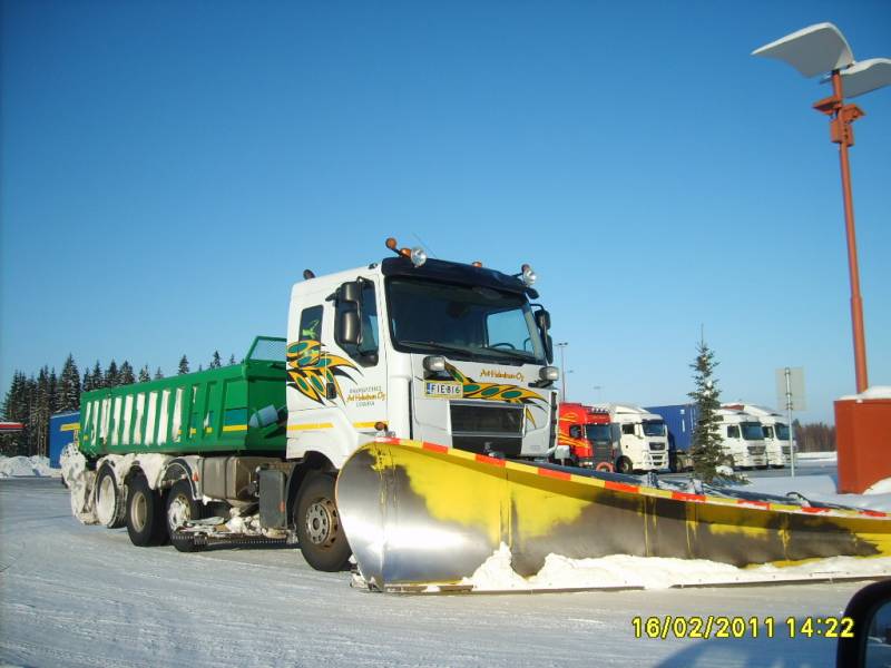 Maanrakennus A Helmisen Sisu R500
Maanrakennus A Helminen Oy:n Sisu R500.
Avainsanat: Helminen Sisu R500 ABC Hirvaskangas