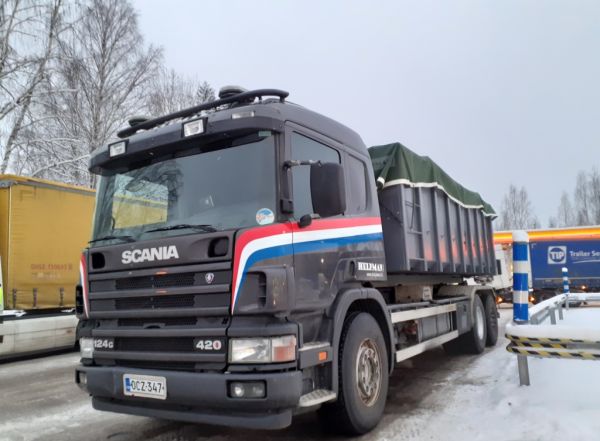 Helpmanin Scania 124
Helpman Oy:n Scania 124 vaihtolava-auto.
Avainsanat: Helpman Scania 124 Shell Hirvaskangas