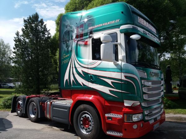 Herajärven Kuljetuksen Scania R580
Herajärven Kuljetus Oy:n Scania R580 rekkaveturi.
Avainsanat: Herajärven-Kuljetus Scania R580 Viitasaari17