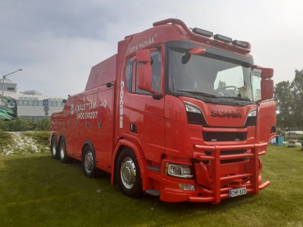 Hinaus-Teamin Scania R650
Hinaus-Team Oy:n nosturilla varustettu Scania R650 hinausauto.
Avainsanat: Hinaus-Team Redgo Scania R650 Viitasaari25