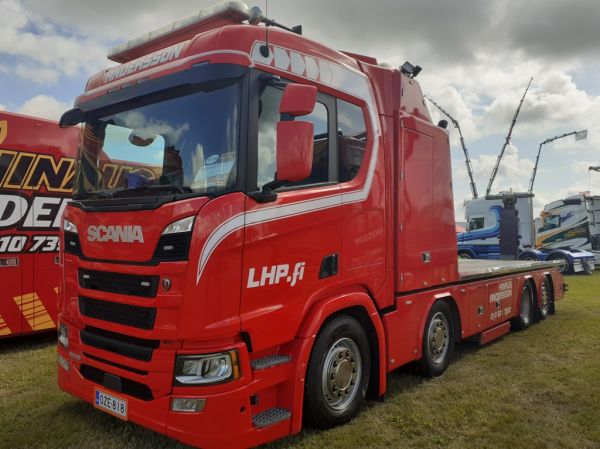 Hinaus Anderssonin Scania R540
Hinaus Andersson Oy:n Scania R540 hinausauto.
Avainsanat: Andersson Scania R540 Alahärmä25