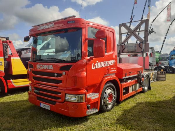 Hinauskuljetus Lähdekorven Scania P250
Hinauskuljetus Lähdekorpi Oy:n Scania P250 törmäysvaimenninauto.
Avainsanat: Lähdekorpi Scania P250 Alahärmä25