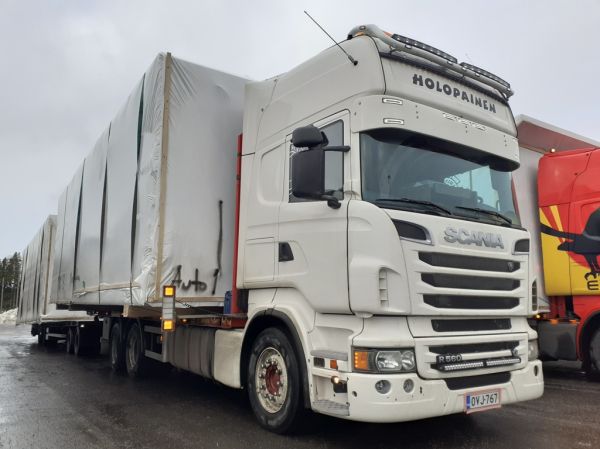 Holopaisen Scania R560
Holopaisen Scania R560 täysperävaunuyhdistelmä.
Avainsanat: Holopainen Scania R560 ABC Hirvaskangas