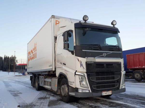 Hoplogin Volvo FH500
Hoplog Oy:n Volvo FH500 rahtiauto.

Avainsanat: Hoplog Volvo FH500 ABC Hirvaskangas Posti