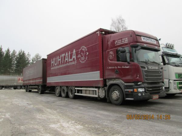 Kuljetusliike K Huhtalan Scania R560
Kuljetusliike K Huhtala Oy:n Scania R560 täysperävaunuyhdistelmä.
Avainsanat: Huhtala Scania R560 Shell Hirvaskangas 2