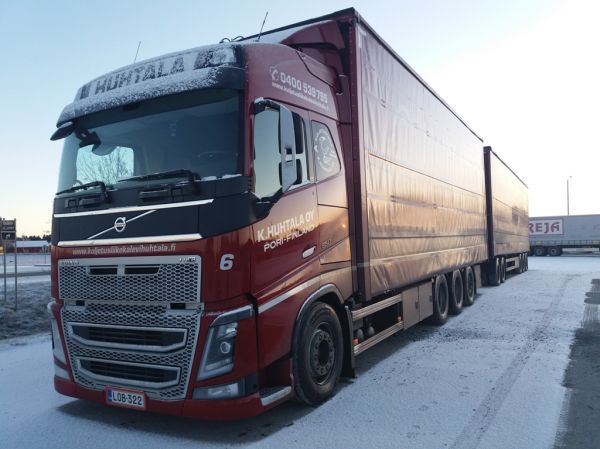 Kuljetusliike K Huhtalan Volvo FH16
Kuljetusliike K Huhtala Oy:n Volvo FH16 täysperävaunuyhdistelmä.
Avainsanat: Huhtala Volvo FH16 6