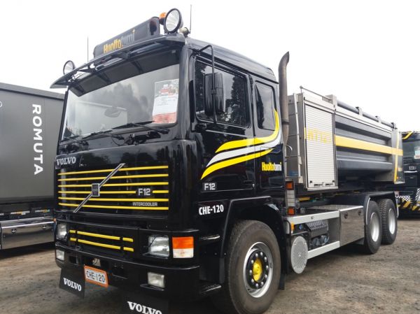 Huoltotiimin Volvo F12
Huoltotiimin Volvo F12 vaihtolava-auto.
Avainsanat: Huoltotiimi Volvo F12 Viitasaari18