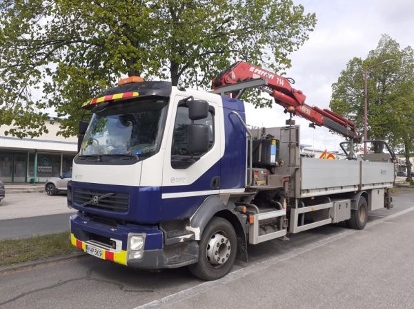 Klikkaa kuvaa nähdäksesi se täysikokoisena
==============
Huoltotyö Pentin Volvo FL
Huoltotyö Pentti Oy:n nosturilla varustettu Volvo FL kuorma-auto.
Avainsanat: Pentti Volvo FL Huoltotyö Pentin Volvo FL
Huoltotyö Pentti Oy:n nosturilla varustettu Volvo FL kuorma-auto.
Avainsanat: Pentti Volvo FL
