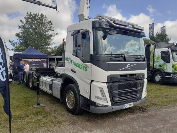 Klikkaa kuvaa nähdäksesi se täysikokoisena
==============
Hyötykeräyksen Volvo FM
Hyötykeräys Oy:n nosturilla varustettu Volvo FM koukkulava-auto.
Avainsanat: Hyötykeräys Volvo FM Alahärmä25 Hyötykeräyksen Volvo FM
Hyötykeräys Oy:n nosturilla varustettu Volvo FM koukkulava-auto.
Avainsanat: Hyötykeräys Volvo FM Alahärmä25