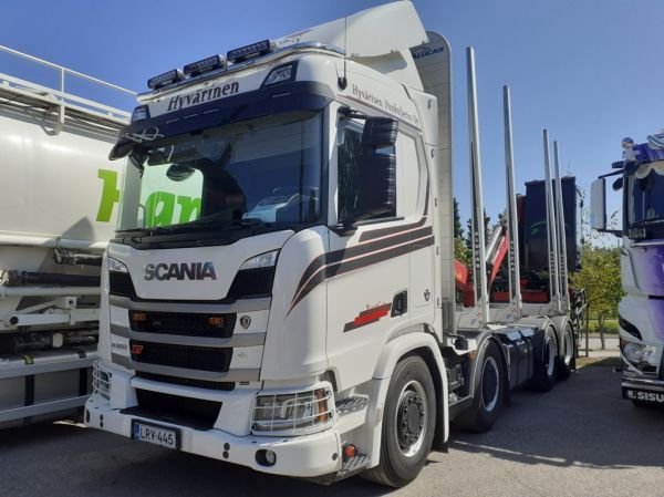 Hyvärisen Puukuljetuksen Scania R660XT
Hyvärisen Puukuljetus Oy:n Scania R660XT puutavara-auto.
Avainsanat: Hyvärinen Scania R660XT Viitasaari23