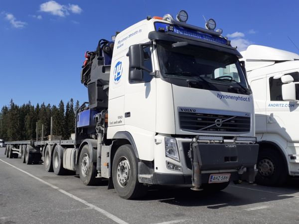 Hyvönen Yhtiöiden Volvo FH550
Hyvönen Yhtiöt Oy:n nosturilla varustettu Volvo FH550 täysperävaunuyhdistelmä.
Avainsanat: Hyvönen-Yhtiöt Volvo FH550 ABC Hirvaskangas