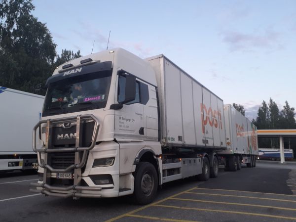 Klikkaa kuvaa nähdäksesi se täysikokoisena
==============
IP Ecogargon MAN TGX 26.510
Postin ajossa oleva IP Ecogargo Oy:n MAN TGX 26.510 täysperävaunuyhdistelmä.
Avainsanat: Posti IP Ecogargo MAN TGX 26.510 ST1 Hirvaskangas Jesse IP Ecogargon MAN TGX 26.510
Postin ajossa oleva IP Ecogargo Oy:n MAN TGX 26.510 täysperävaunuyhdistelmä.
Avainsanat: Posti IP Ecogargo MAN TGX 26.510 ST1 Hirvaskangas Jesse