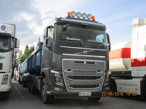 Iisalmen Rahdin Volvo FH16 
Iisalmen Rahti Oy:n Volvo FH16 sorayhdistelmä.
Avainsanat: Iisalmen-Rahti Volvo FH16 ABC Hirvaskangas