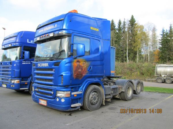 Infraneliön Scania R500
Infraneliö Oy:n Scania R500 rekkaveturi.
Avainsanat: Infraneliö Scania R500