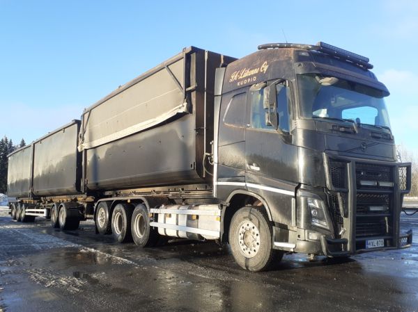 JA-Liikenteen Volvo FH
JA-Liikenne Oy:n Volvo FH täysperävaunuyhdistelmä.
Avainsanat: JA-Liikenne Volvo FH ABC Hirvaskangas