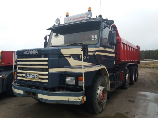 JM Hautamäen Scania T113
JM Hautamäki Oy:n Scania T113 sora-auto.
Avainsanat: Hautamäki Scania T113