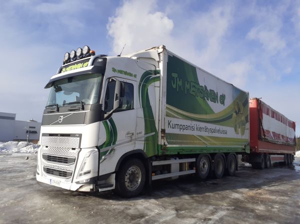 JM Metsäsen Volvo FH540
JM Metsänen Oy:n Volvo FH540 hakeyhdistelmä.
Avainsanat: Metsänen Volvo FH540