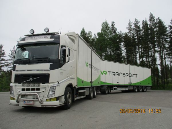 JR Rahtia Oy:n Volvo FH540 
VR Transpointin ajossa oleva JR Rahtia Oy:n Volvo FH540 täysperävaunuyhdistelmä
Avainsanat: Transpoint JR-Rahtia Volvo FH540