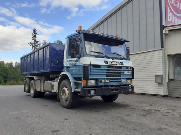JS-Romumetallin Scania 93H
JS-Romumetallin Scania 93H vaihtolava-auto.
Avainsanat: JS-Romumetalli Scania 93H Neste