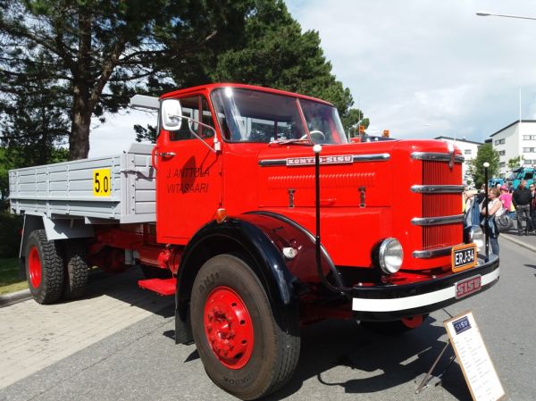 J Anttolan Kontio-Sisu
J Anttolan Kontio-Sisu kuorma-auto.
Avainsanat: Anttola Kontio-Sisu Viitasaari17