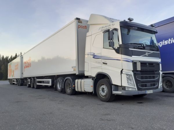 Klikkaa kuvaa nähdäksesi se täysikokoisena
==============
J Heikkilän Volvo FH500
J Heikkilä Ky:n Volvo FH500 hct-yhdistelmä.
Avainsanat: Heikkilä Volvo FH540 ABC Hirvaskangas Posti Hct J Heikkilän Volvo FH500
J Heikkilä Ky:n Volvo FH500 hct-yhdistelmä.
Avainsanat: Heikkilä Volvo FH540 ABC Hirvaskangas Posti Hct