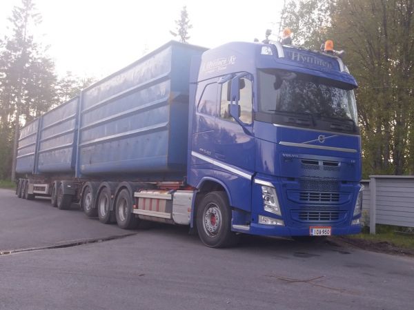 J Hyttisen Volvo FH540
J Hyttinen Ky:n Volvo FH540 vaihtolavayhdistelmä.
Avainsanat: Hyttinen Volvo FH540