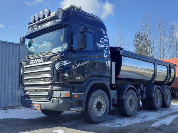 kuljetus J Lahikaisen Scania R580
Kuljetus J Lahikaisen Scania R580 sora-auto.
Avainsanat: Lahikainen Scania R580 Joni