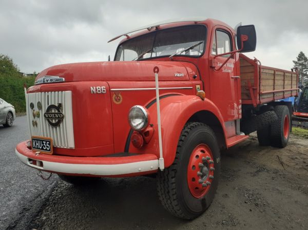 J Määtän Volvo N86
J Määtän Volvo N86 kuorma-auto.
Avainsanat: Määttä Volvo N86 Tahko25