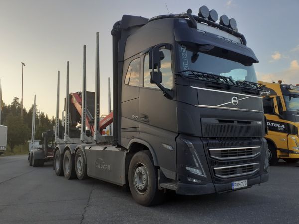 J Matikaisen Volvo FH16
J Matikaisen Volvo FH16 puutavarayhdistelmä.
Avainsanat: Matikainen Volvo FH16 ABC Hirvaskangas