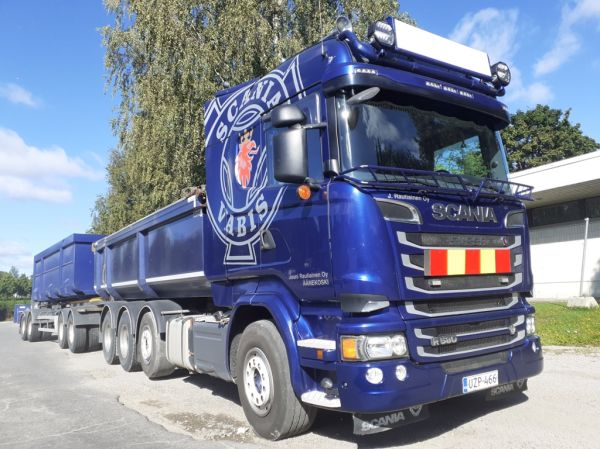 J Rautiaisen Scania R580
J Rautiainen Oy:n Scania R580 sorayhdistelmä.
Avainsanat: Rautiainen Scania R580