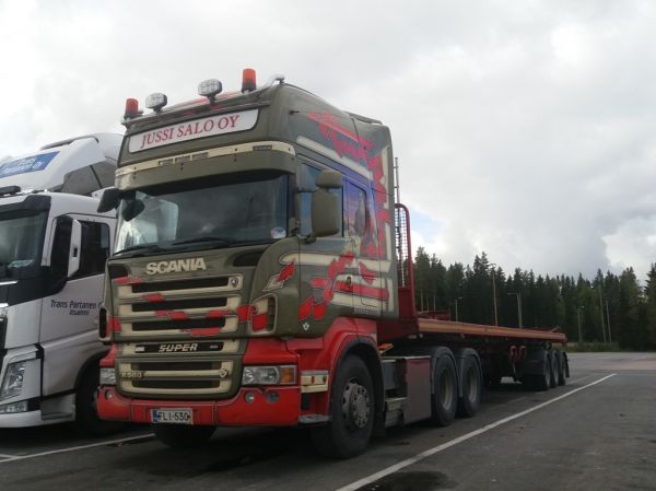 J Salon Scania R560
J Salon Scania R560 puoliperävaunuyhdistelmä.
Avainsanat: Salo Scania R560 ABC Hirvaskangas