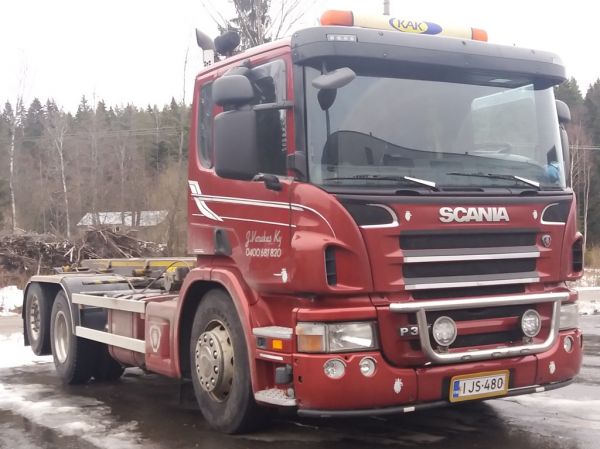 J Varakkaan Scania P370
J Varakkaan Scania P370 vaihtolava-auto.
Avainsanat: Varakas Scania P370