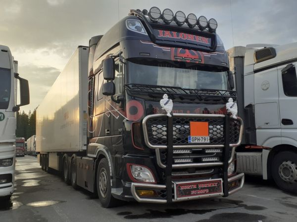 Jalosen DAF XF530
Jalosen DAF XF530 puoliperävaunuyhdistelmä.
Avainsanat: Jalonen DAF XF530 ABC Hirvaskangas