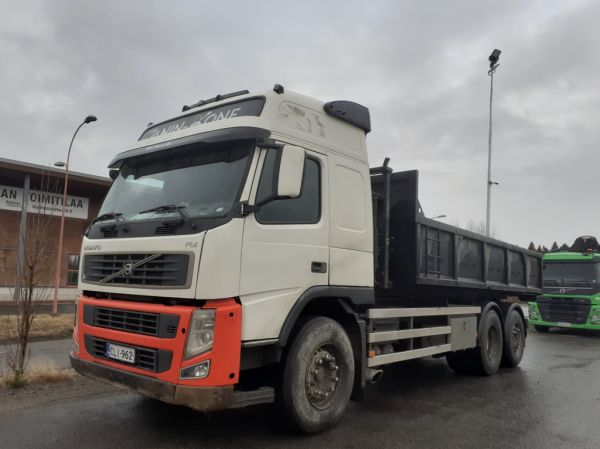 Klikkaa kuvaa nähdäksesi se täysikokoisena
==============
Janin Koneen Volvo FM
Janin Kone Oy:n Volvo FM vaihtolava-auto.
Avainsanat: Janin-Kone Volvo FM Hirvaskangas Janin Koneen Volvo FM
Janin Kone Oy:n Volvo FM vaihtolava-auto.
Avainsanat: Janin-Kone Volvo FM Hirvaskangas