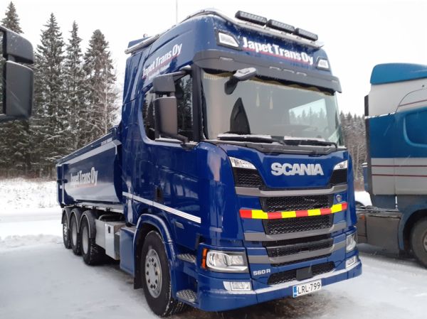 Japet Transin Scania 560R
Japet Trans Oy:n Scania 560R sora-auto.
Avainsanat: Japet-Trans Scania 560R
