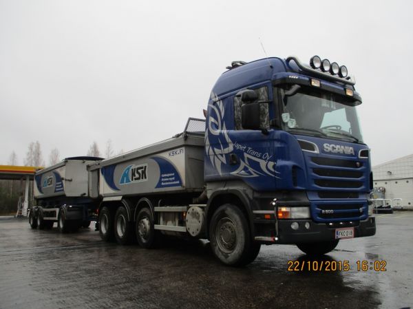 Japet Transin  Scania R500 
Keski-Suomen Kuljetus Oy:n ajossa oleva Japet Trans Oy:n Scania R500 sorayhdistelmä.
Avainsanat: KSK Japet-Trans Scania R500 Shell Hirvaskangas