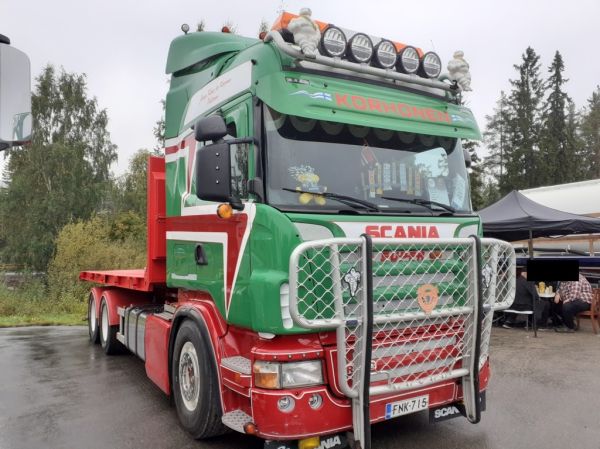 Jarin Kone ja Korjauksen Scania R500
Jarin Kone ja Korjauksen Scania R500 vaihtolava-auto.
Avainsanat: Korhonen Jarin Kone-Korjaus Scania R500 Tahko24