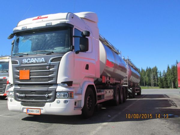 Jii Tii Teamin Scania R520
Kiitosimeonin ajossa oleva Jii Tii Team Oy:n Scania R520 säiliöyhdistelmä.
Avainsanat: JiiTiiTeam Simeon Kiitosimeon Scania R520 ABC Hirvaskangas